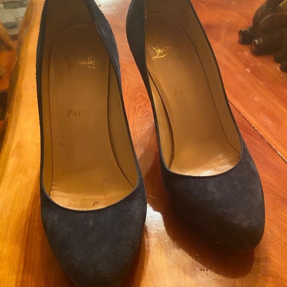 Christian Louboutin - Picture 4 of 6